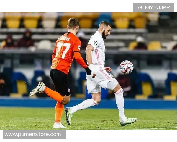 利物浦与萨尔茨堡激战正酣谁将赢得这场精彩对决